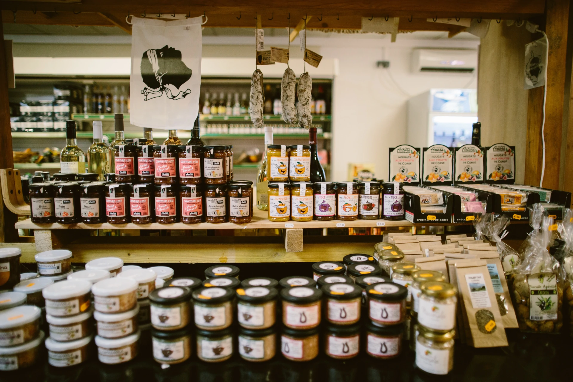 Riva bella's grocery shop, regional products and Corsican terroir