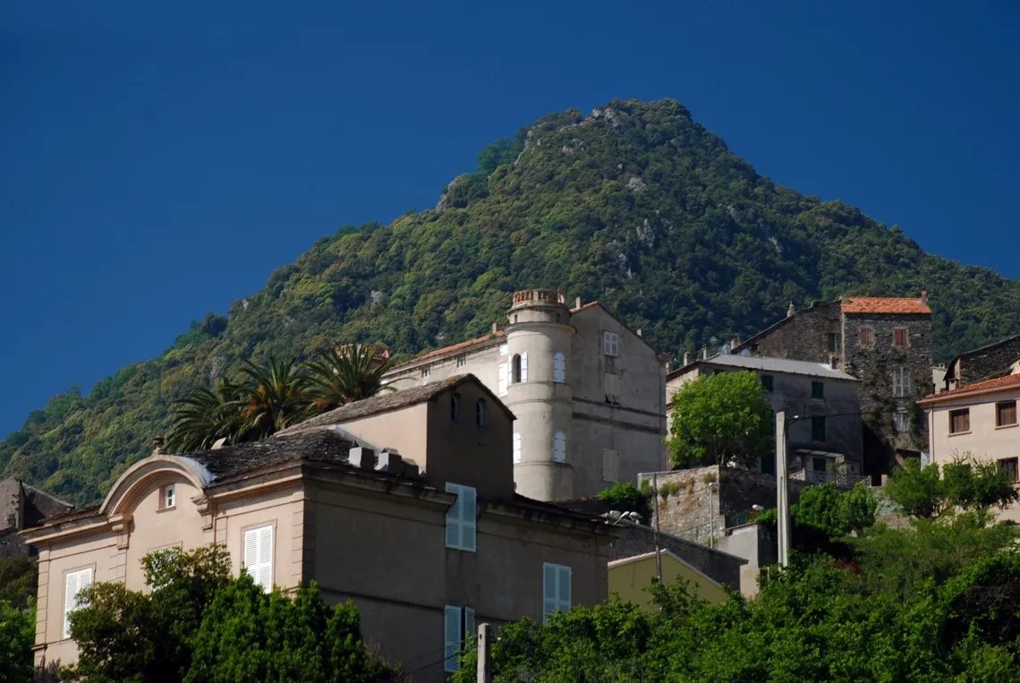 Dorf Cervione auf Korsika